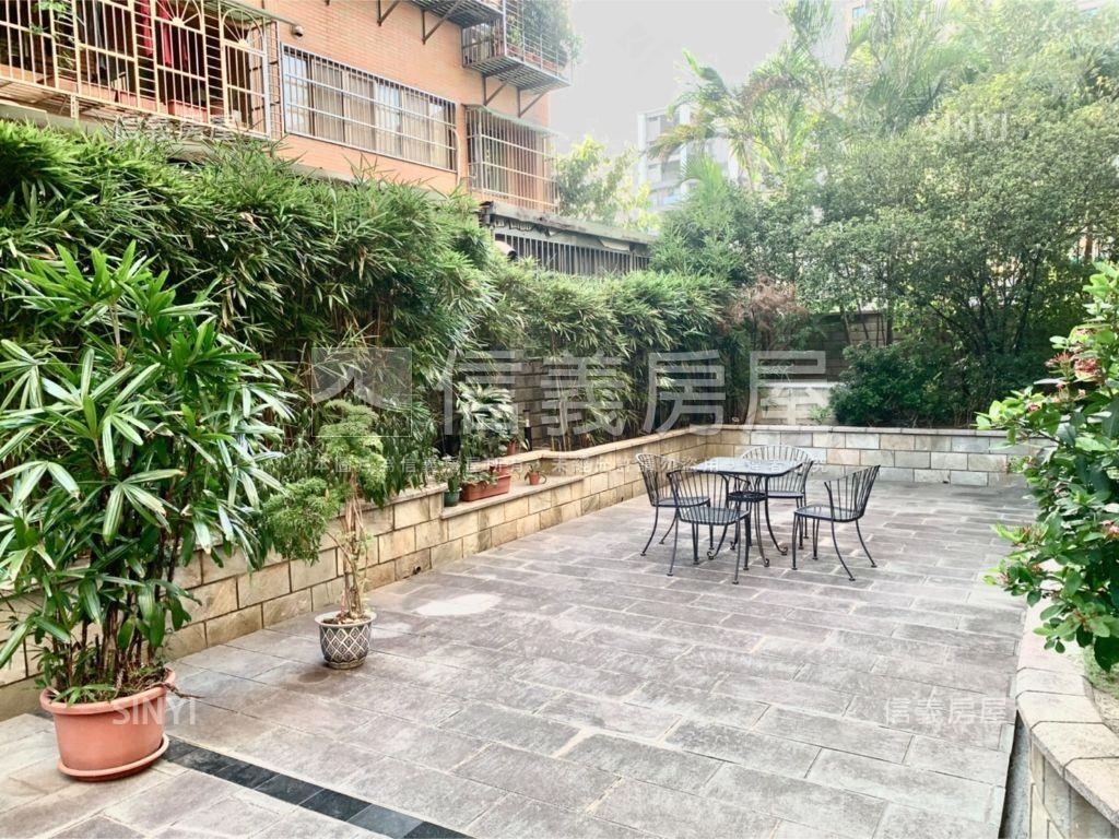 悠遊郡四房車位房屋室內格局與周邊環境