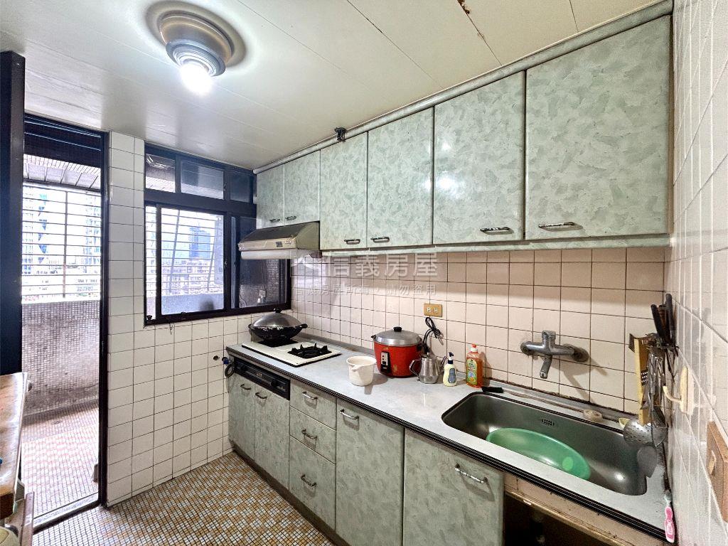 忠孝復興雙捷高樓景觀住辦房屋室內格局與周邊環境