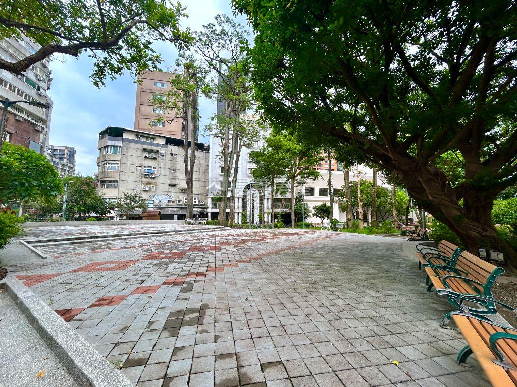 忠孝復興雙捷高樓景觀住辦房屋室內格局與周邊環境