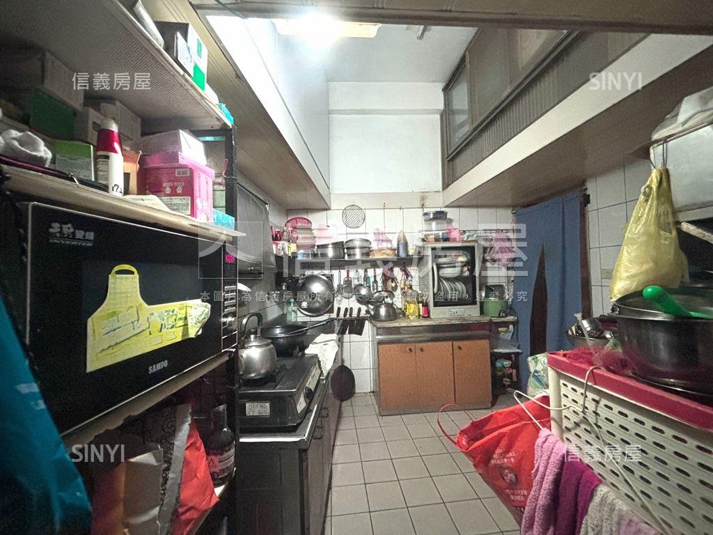 西藏路店面住家二樓房屋室內格局與周邊環境