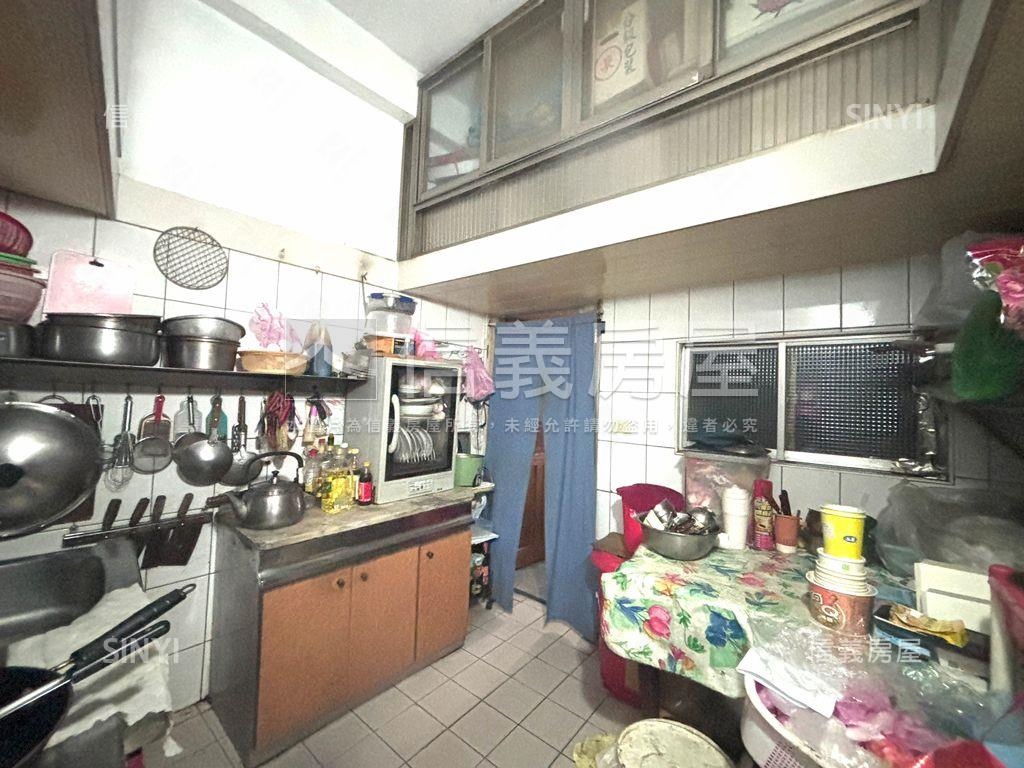 西藏路店面住家二樓房屋室內格局與周邊環境