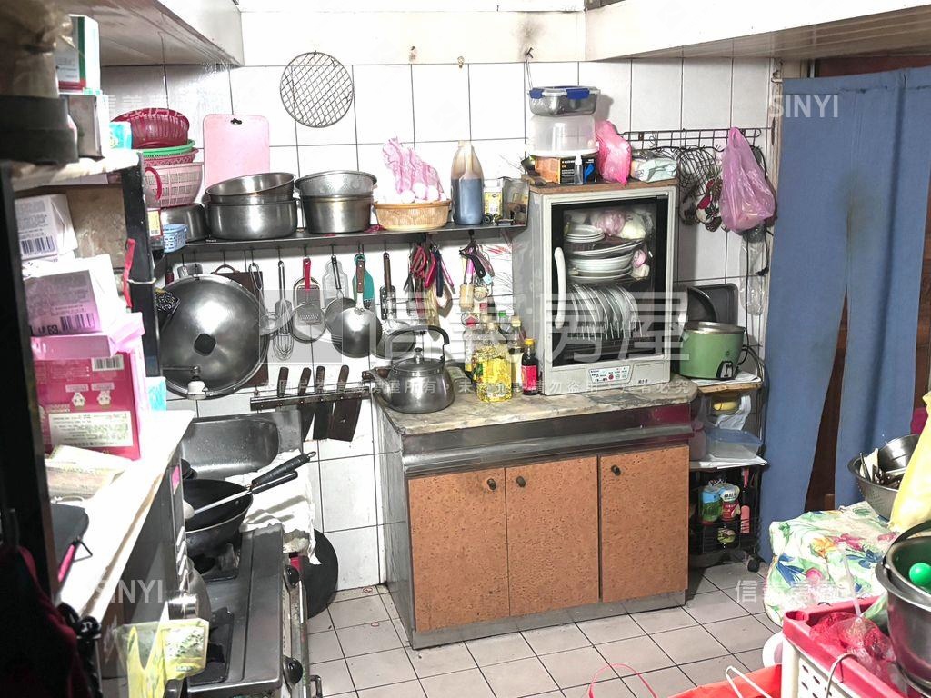 西藏路店面住家二樓房屋室內格局與周邊環境