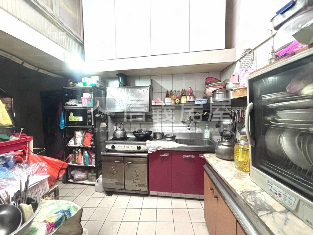 西藏路店面住家二樓房屋室內格局與周邊環境