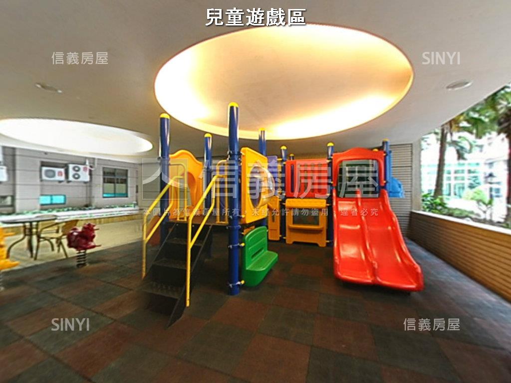 遠百精緻４房房屋室內格局與周邊環境