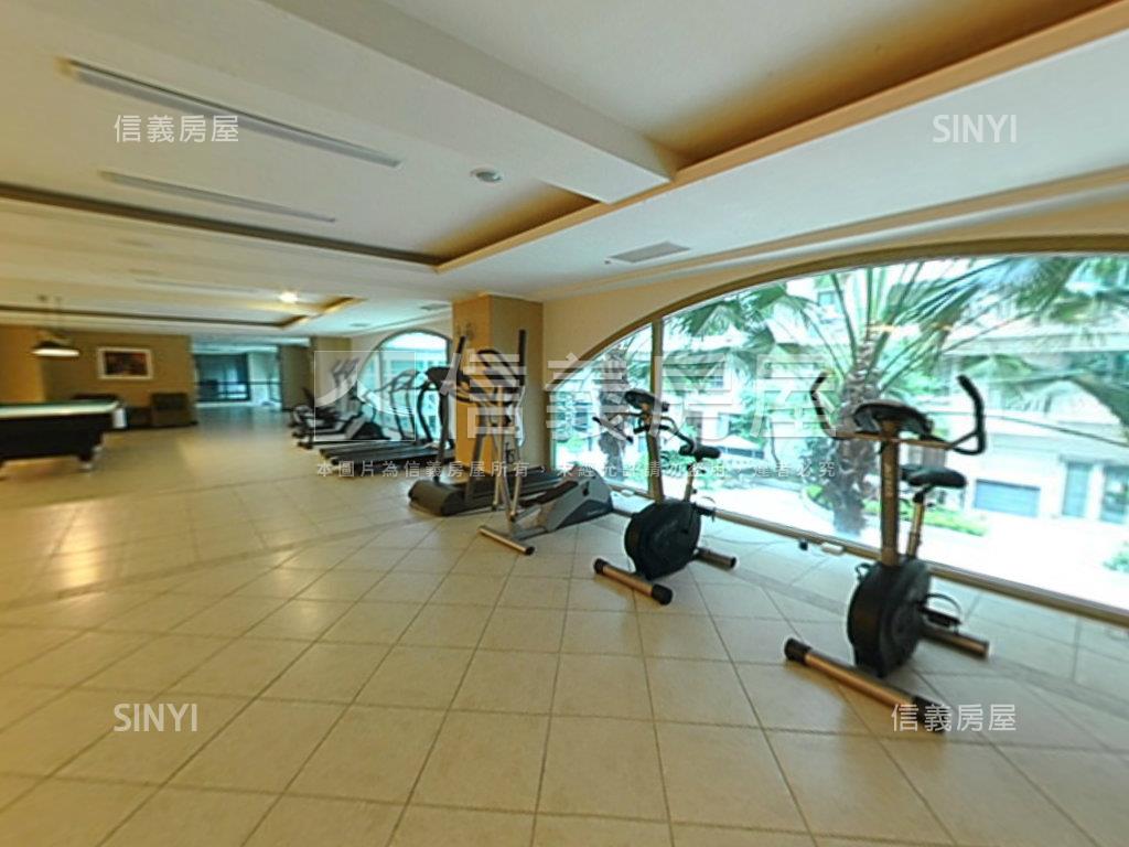 遠百精緻４房房屋室內格局與周邊環境
