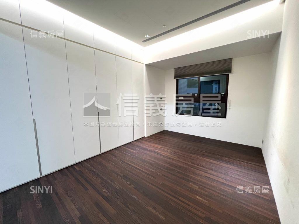 由鉅大謙視野戶附３平車位房屋室內格局與周邊環境