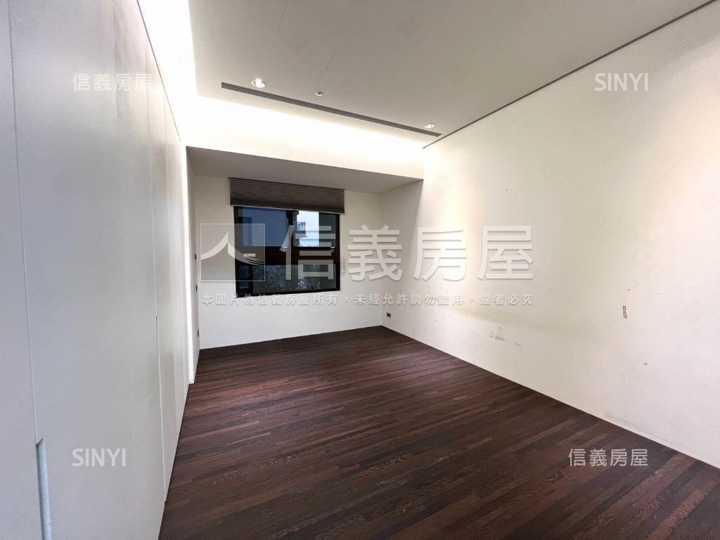 由鉅大謙視野戶附３平車位房屋室內格局與周邊環境