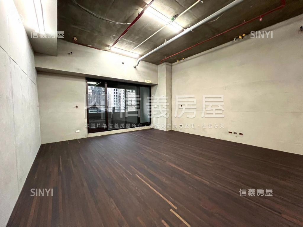 由鉅大謙視野戶附３平車位房屋室內格局與周邊環境