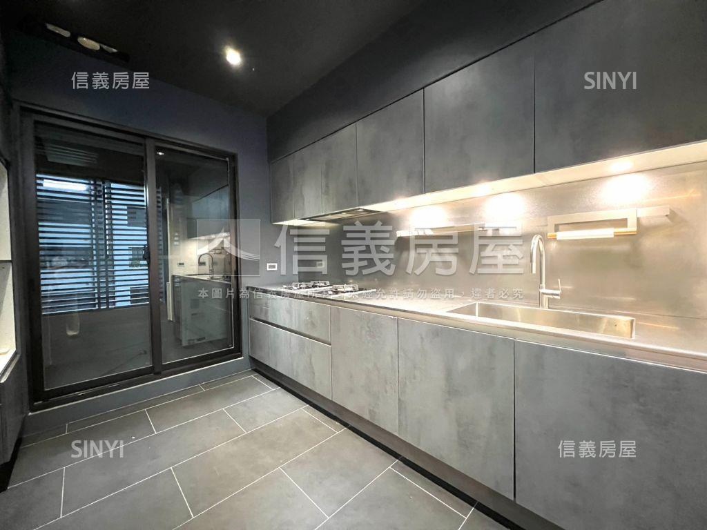 由鉅大謙視野戶附３平車位房屋室內格局與周邊環境