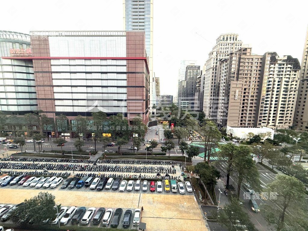 由鉅大謙視野戶附３平車位房屋室內格局與周邊環境