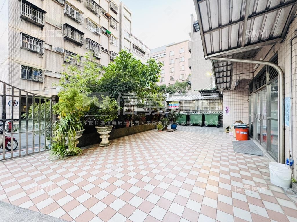 富貴及第裝潢２＋１房房屋室內格局與周邊環境