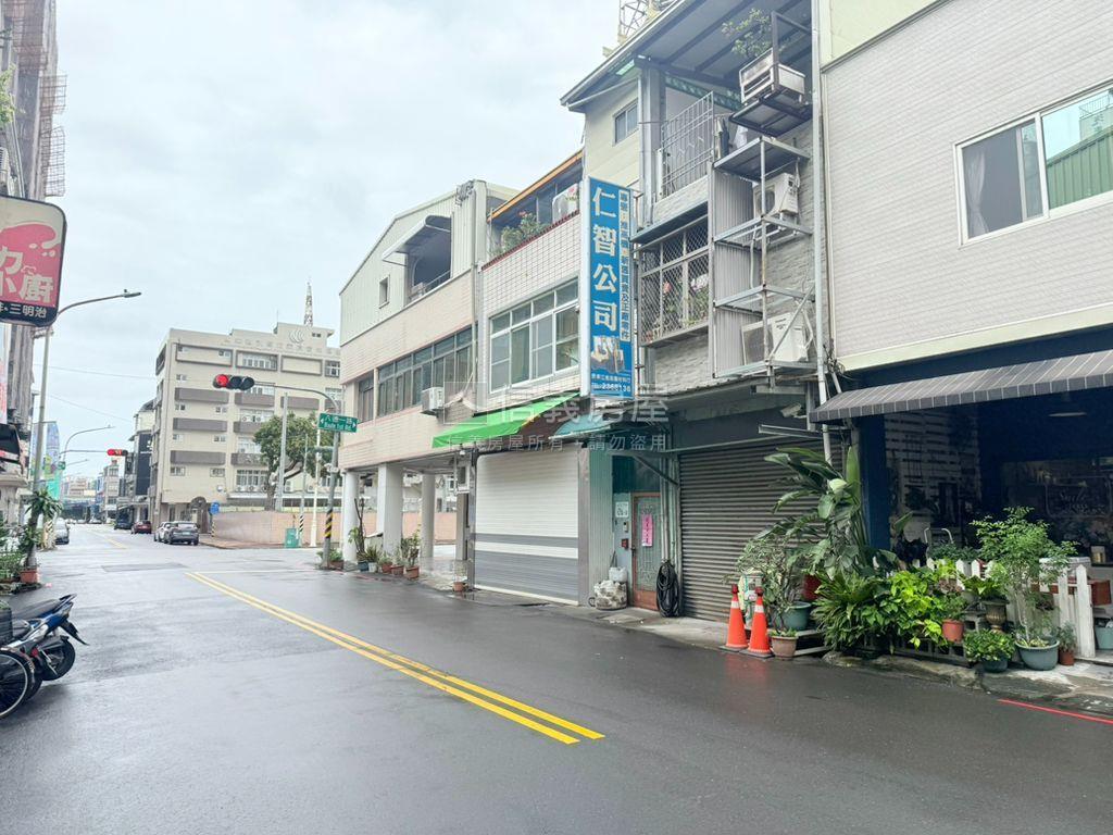 近福華飯店角窗店面房屋室內格局與周邊環境