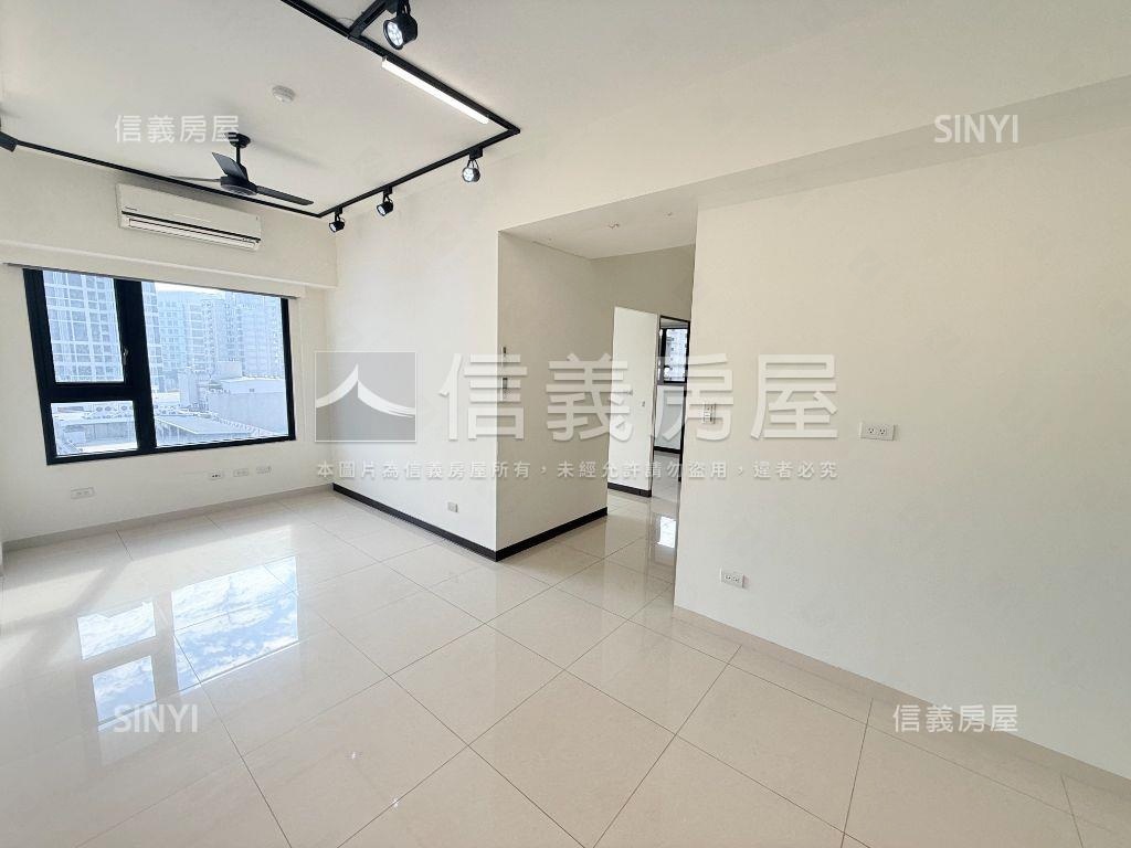 繁華巨蛋採光三房平車房屋室內格局與周邊環境