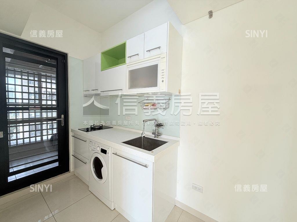 繁華巨蛋採光三房平車房屋室內格局與周邊環境