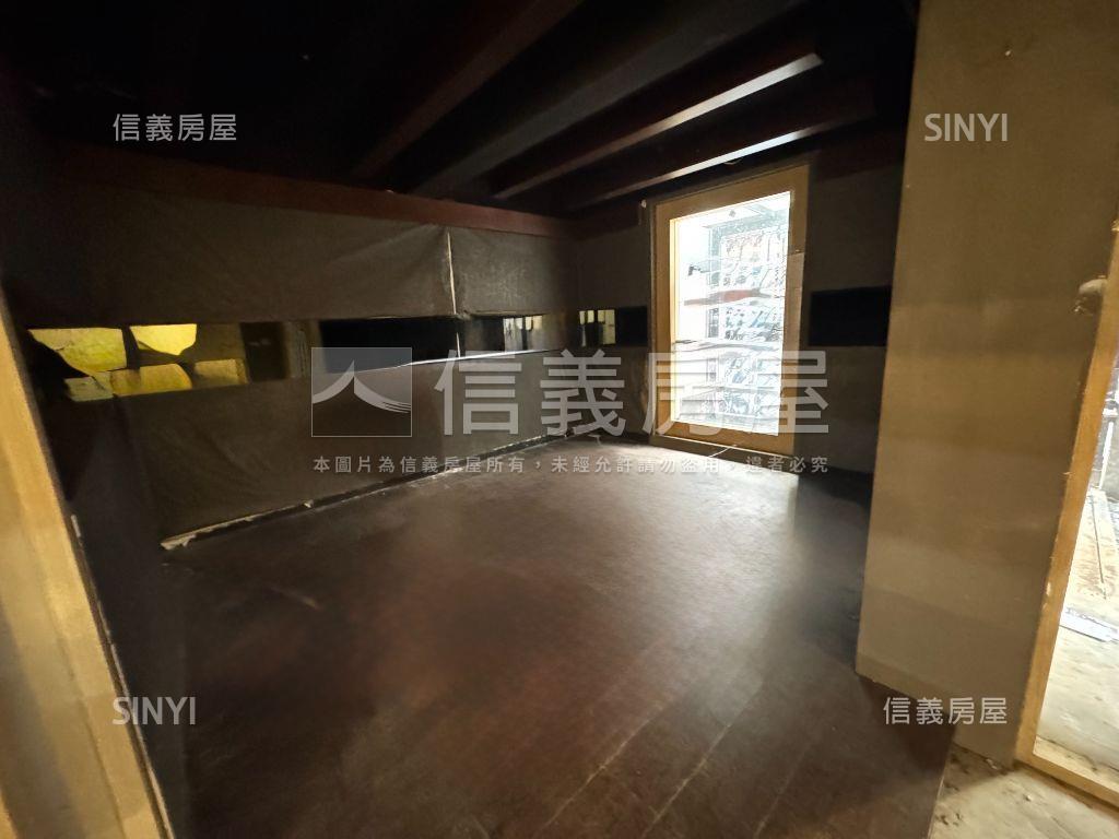 大直捷運庭園黃金店面房屋室內格局與周邊環境