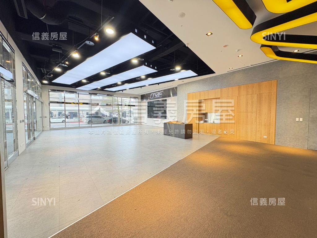 內科旗艦大面寬角窗店霸房屋室內格局與周邊環境