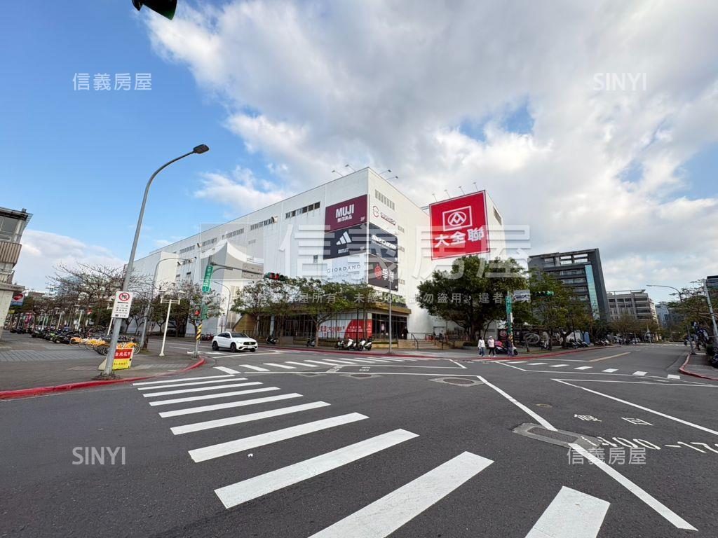 內科旗艦大面寬角窗店霸房屋室內格局與周邊環境