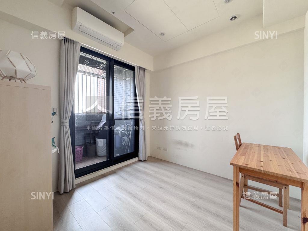輕屋齡質感高樓美邸平車房屋室內格局與周邊環境