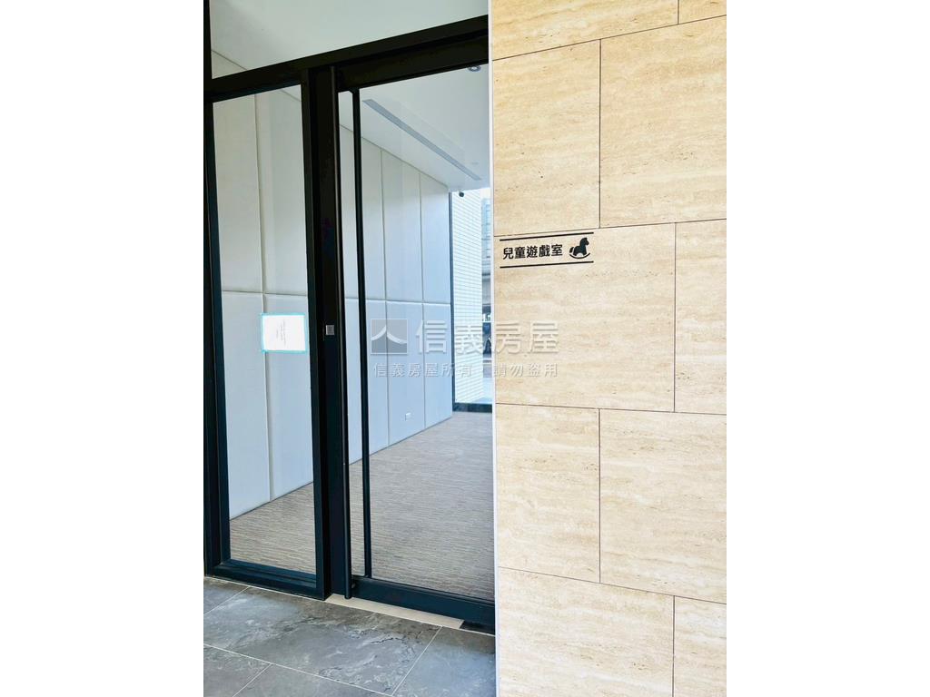 Ｅ入手君悅全新１４樓二房房屋室內格局與周邊環境