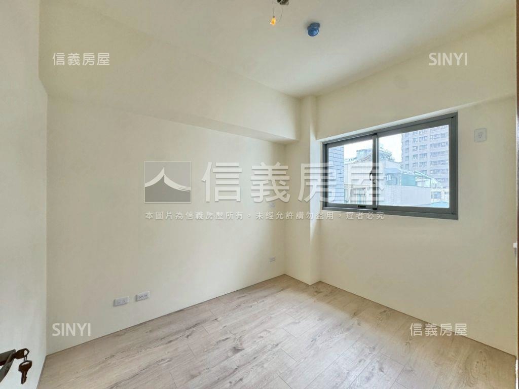 五期向上商圈全新兩房車位房屋室內格局與周邊環境
