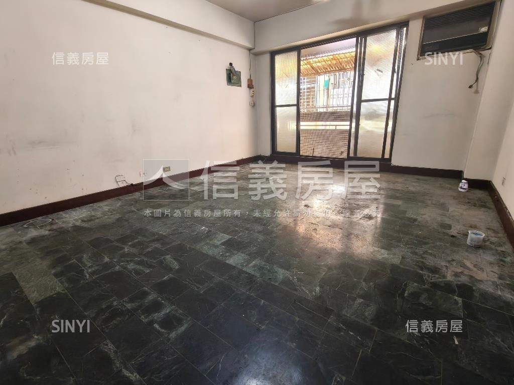近輕軌壽山公園站華廈３房房屋室內格局與周邊環境