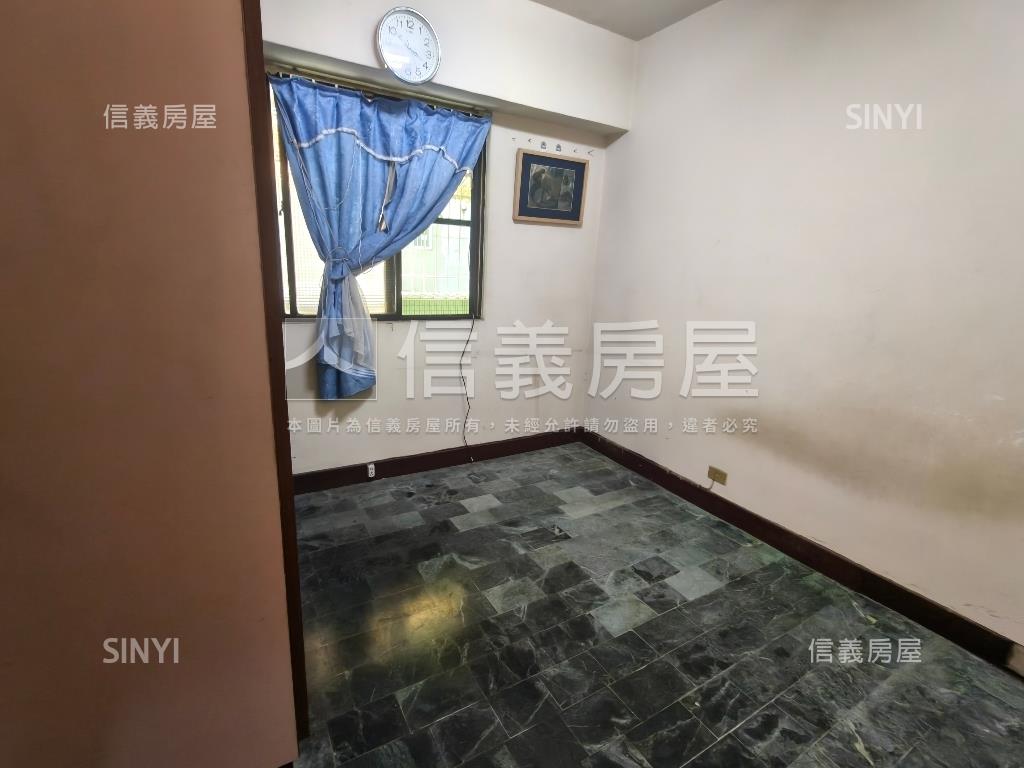 近輕軌壽山公園站華廈３房房屋室內格局與周邊環境