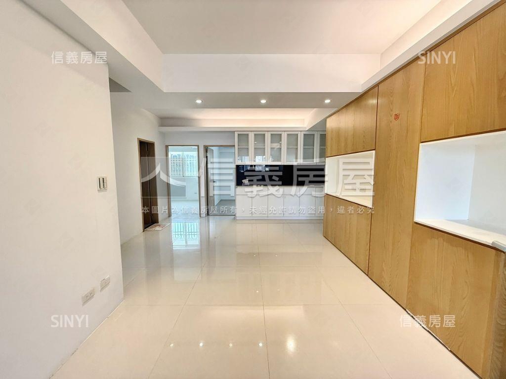 稀有二街前段露臺三房車位房屋室內格局與周邊環境