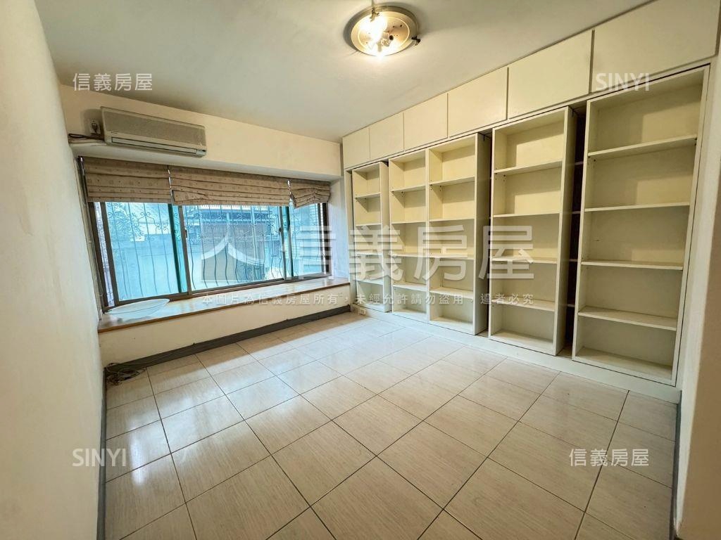 稀有二街前段露臺三房車位房屋室內格局與周邊環境