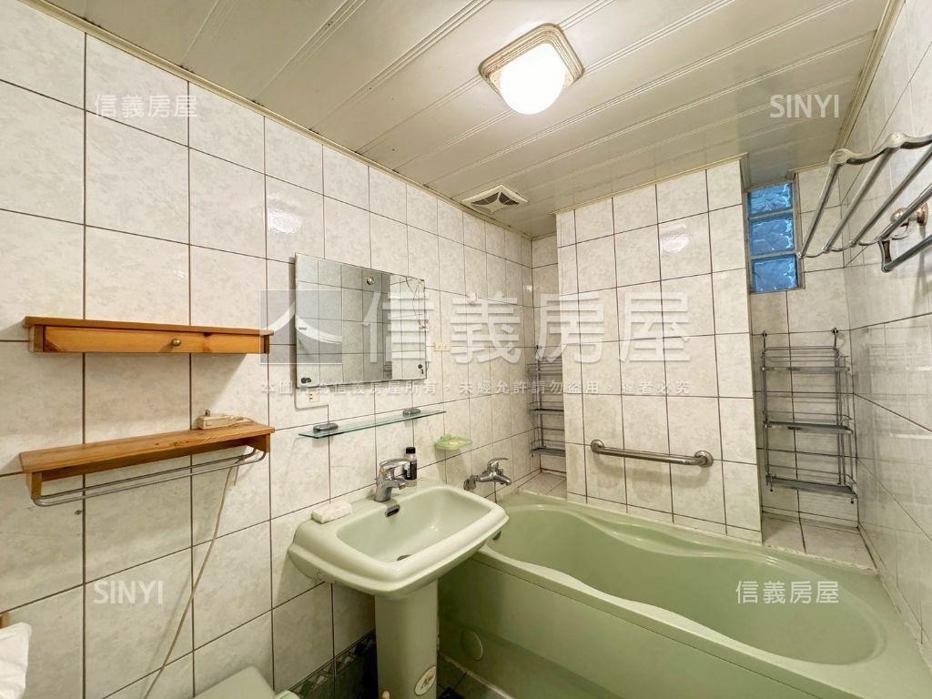 稀有二街前段露臺三房車位房屋室內格局與周邊環境