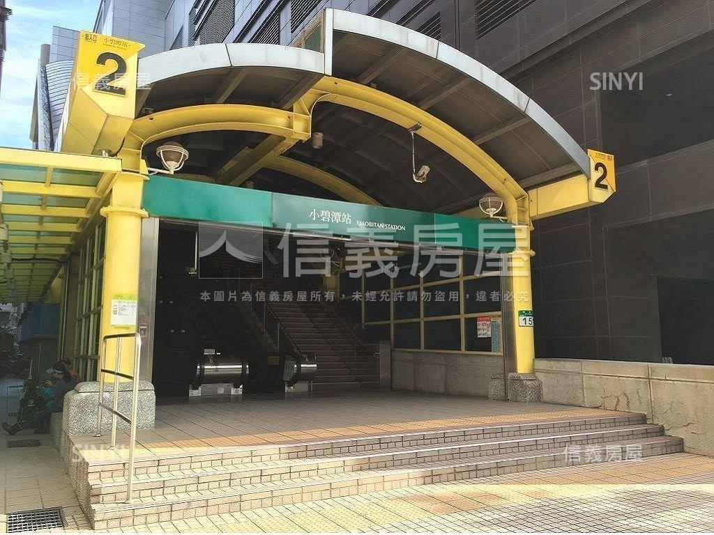 稀有二街前段露臺三房車位房屋室內格局與周邊環境