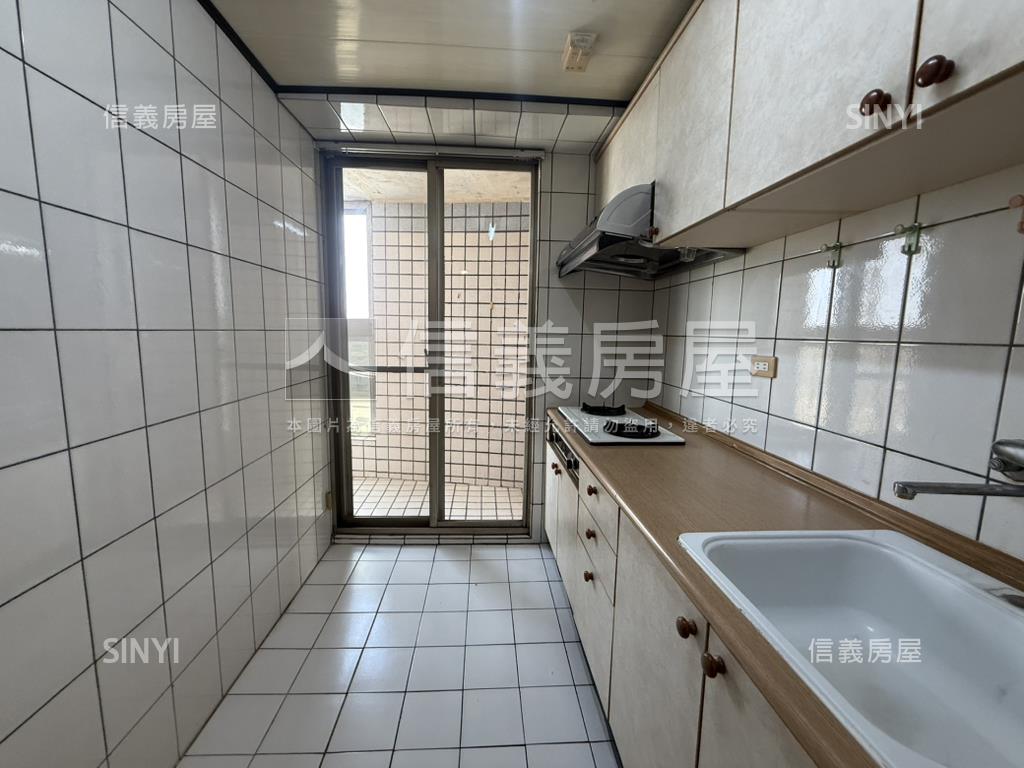 天生贏家三房附車位房屋室內格局與周邊環境