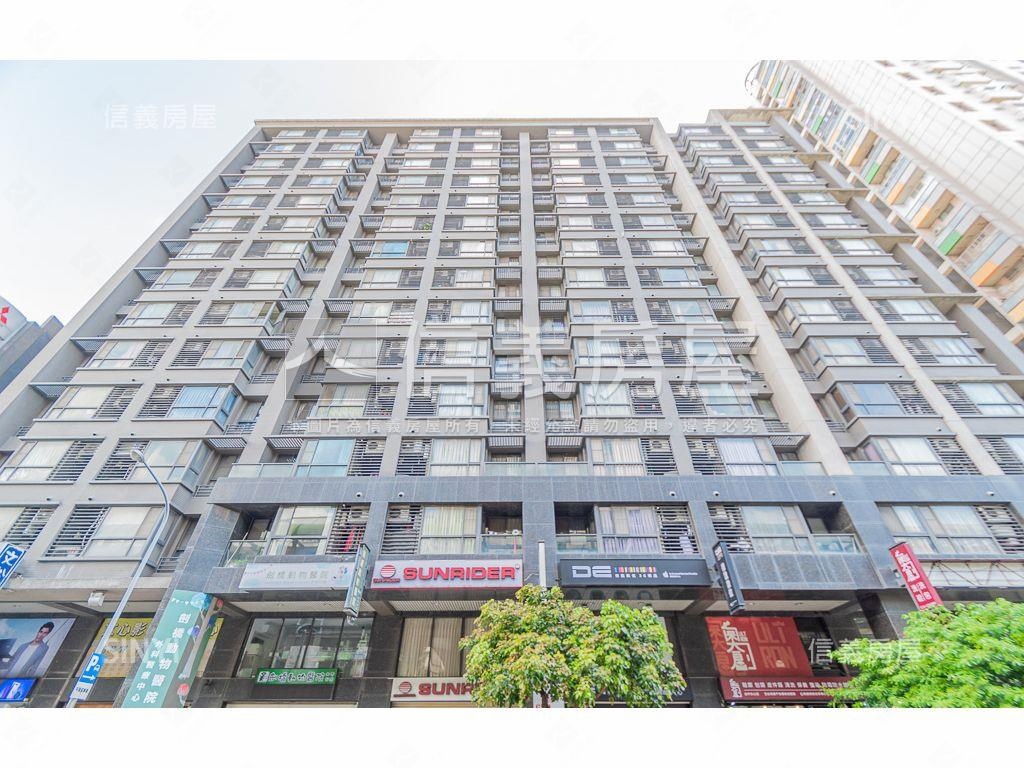 文心路大面寬角店房屋室內格局與周邊環境