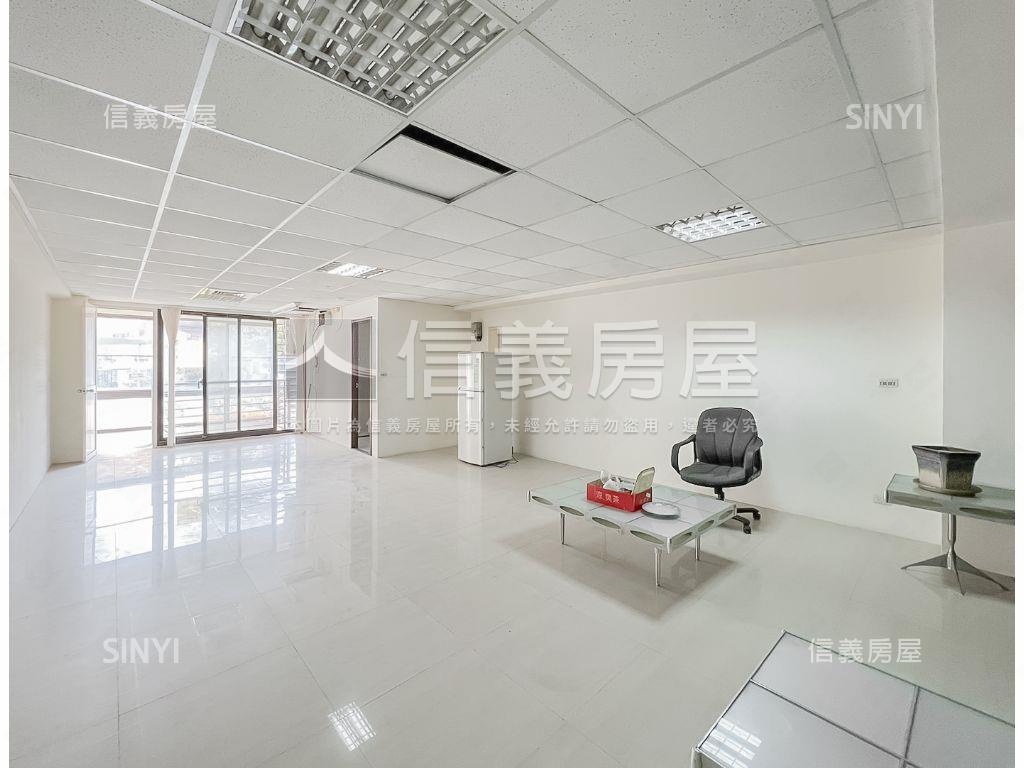 文心路大面寬角店房屋室內格局與周邊環境