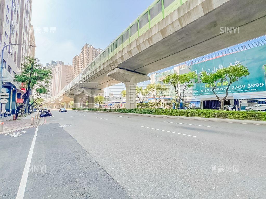 文心路大面寬角店房屋室內格局與周邊環境