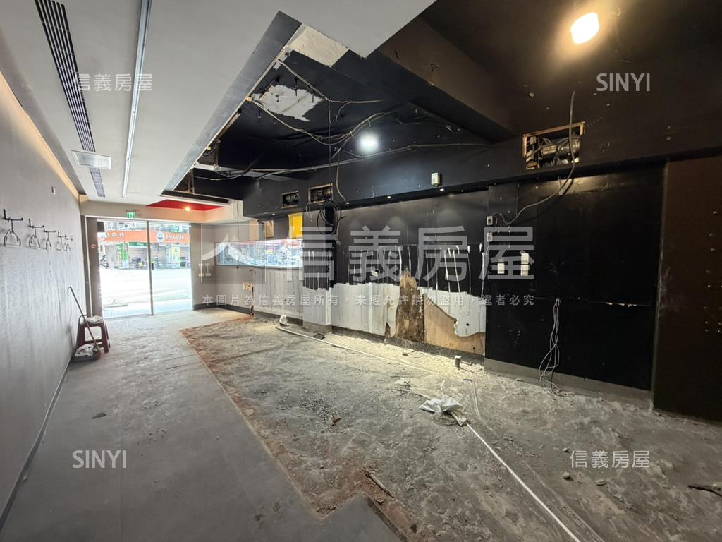 【三角窗】顯目寬店面房屋室內格局與周邊環境