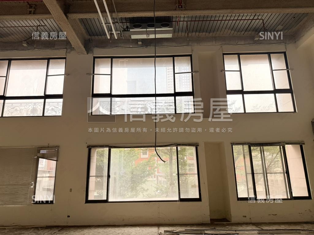 新板特區百坪商用店辦Ｄ房屋室內格局與周邊環境