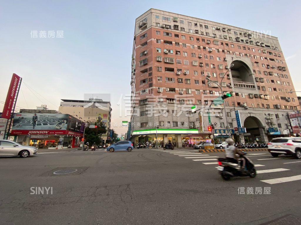 正北屯路大面寬三角窗店面房屋室內格局與周邊環境