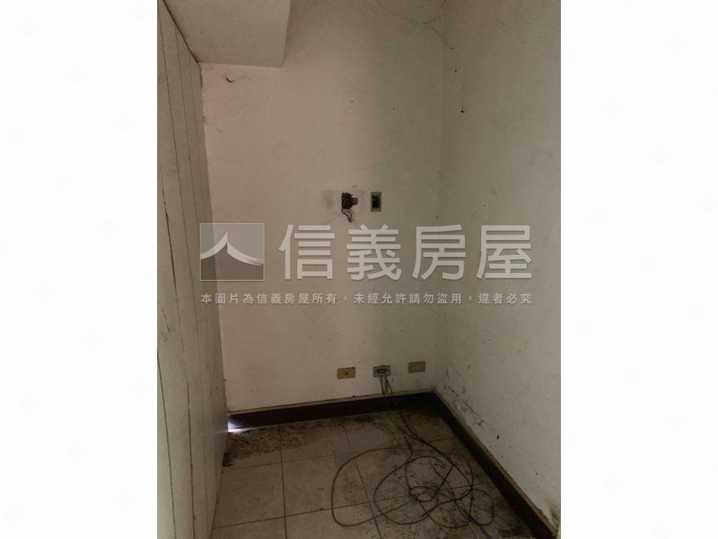 大露台店辦房屋室內格局與周邊環境