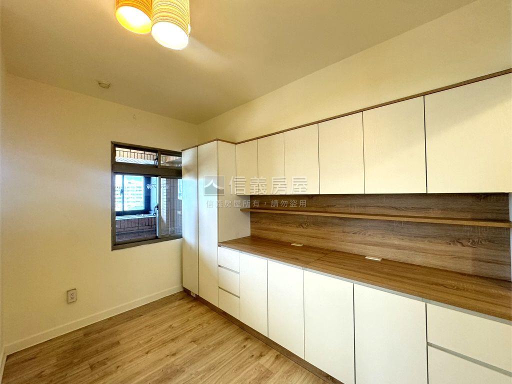 專任明星榮富大兩房房屋室內格局與周邊環境