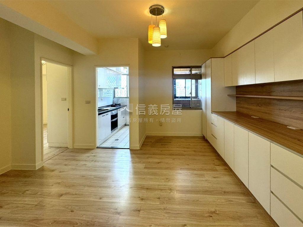專任明星榮富大兩房房屋室內格局與周邊環境