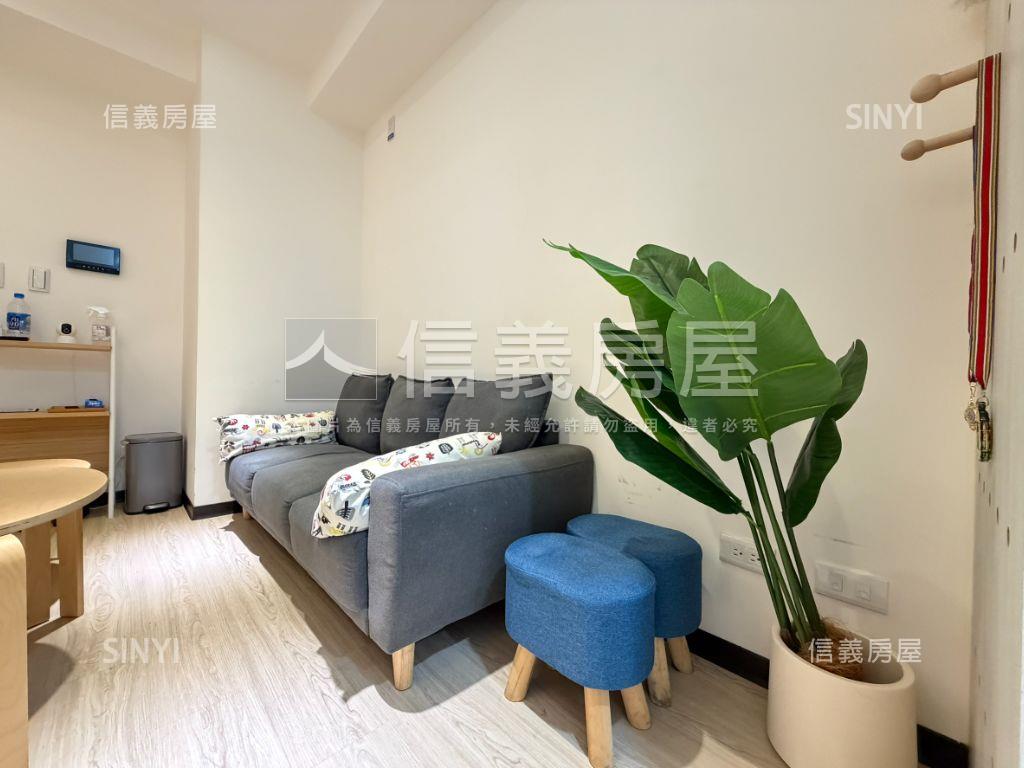 中央公園！輕屋齡兩房平車房屋室內格局與周邊環境