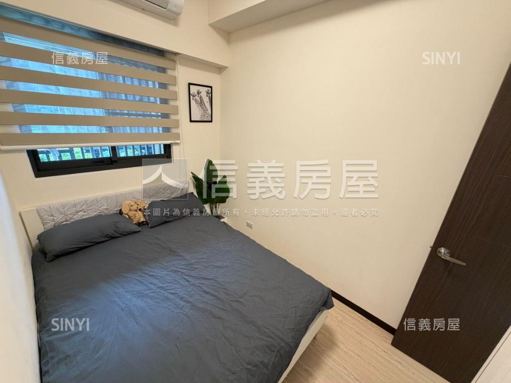 中央公園！輕屋齡兩房平車房屋室內格局與周邊環境