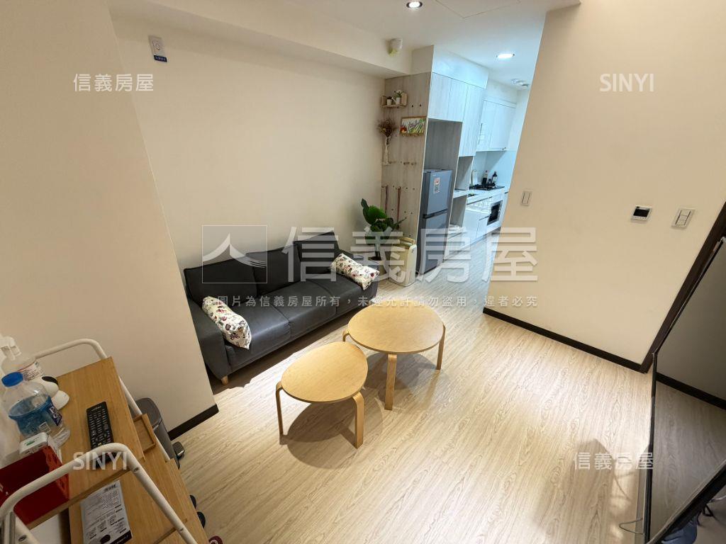 中央公園！輕屋齡兩房平車房屋室內格局與周邊環境