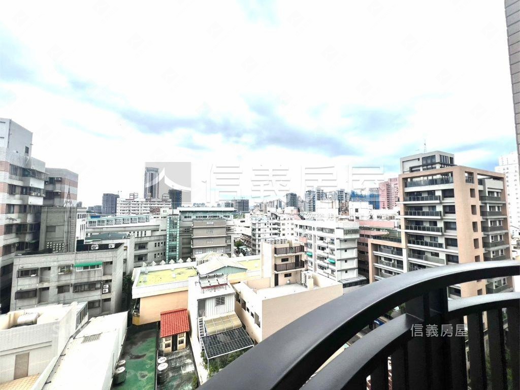 富宇沐曦三房雙平車房屋室內格局與周邊環境