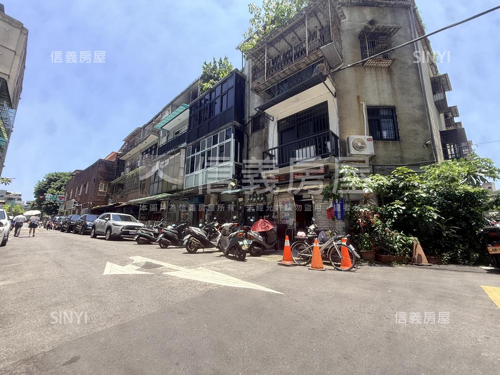 未來捷運邊間一樓（商一）房屋室內格局與周邊環境
