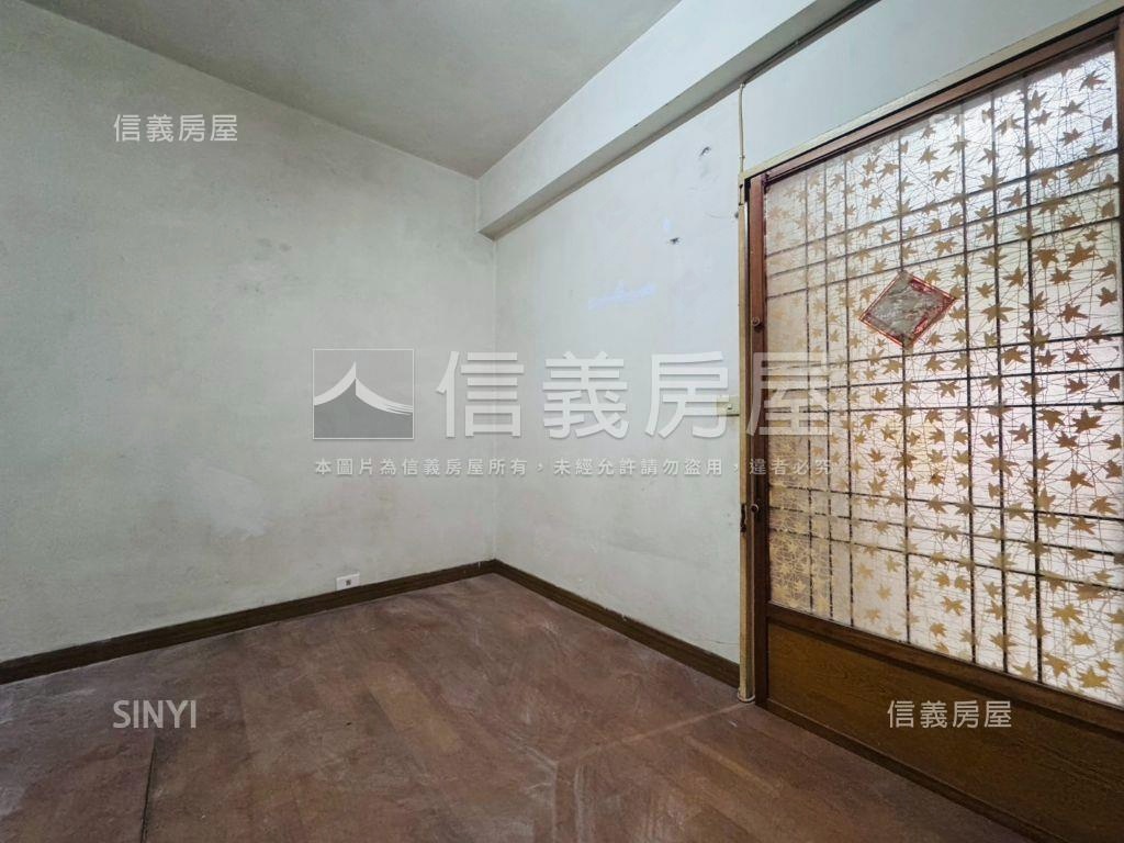 專‧近未來黃線成家透天房屋室內格局與周邊環境