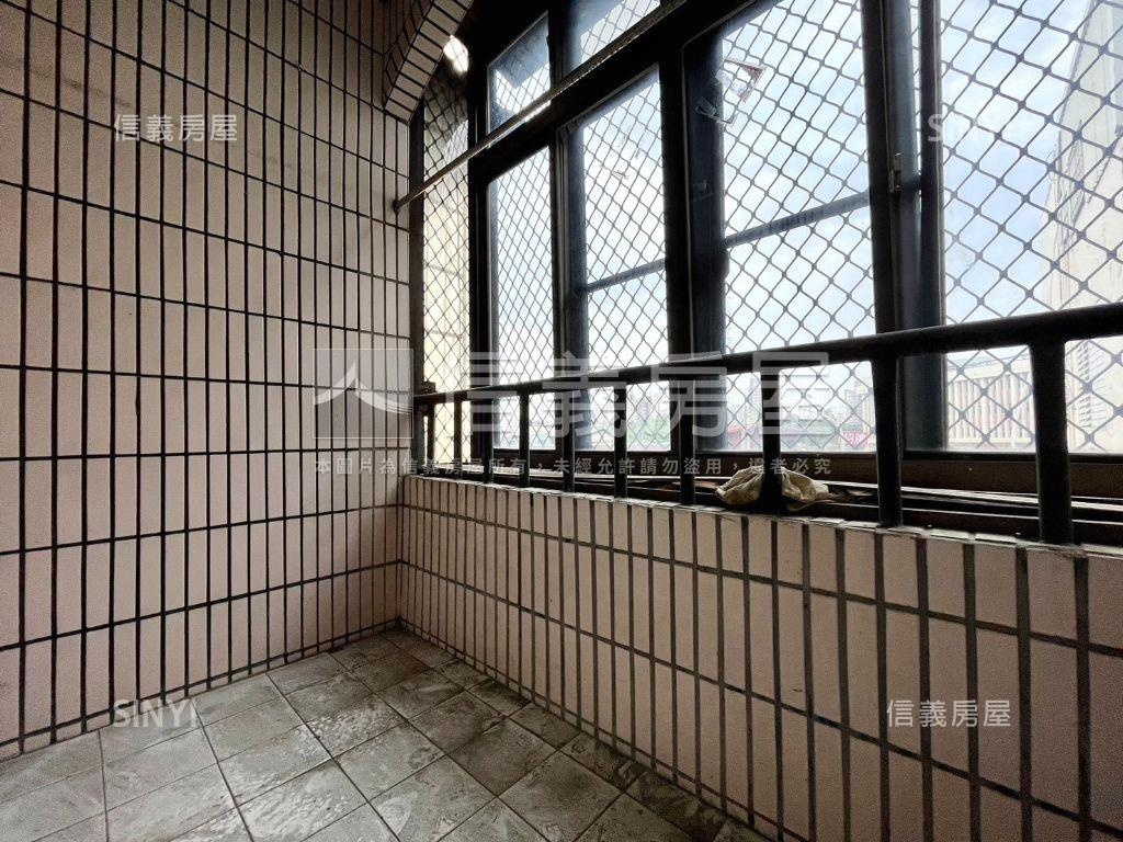專‧近未來黃線成家透天房屋室內格局與周邊環境