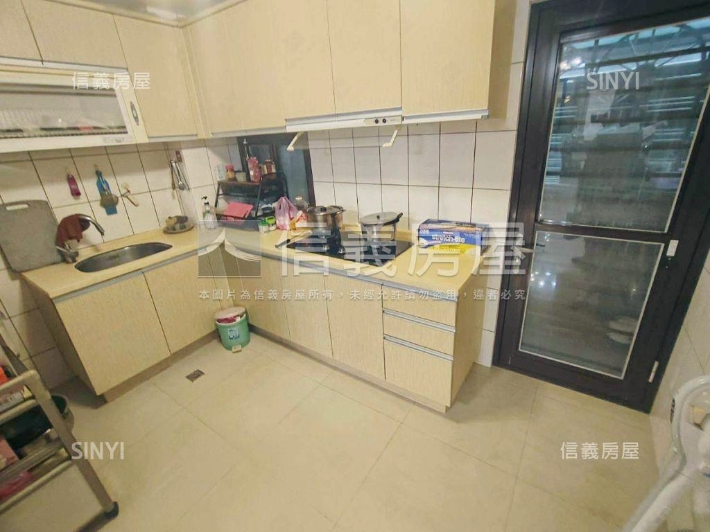 水景透天美墅家的模樣房屋室內格局與周邊環境