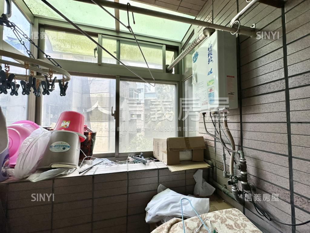 新案！超級市民兩房帶車位房屋室內格局與周邊環境