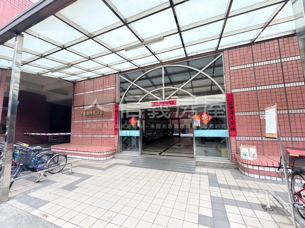 邊間２房２廳附車位裝潢戶房屋室內格局與周邊環境